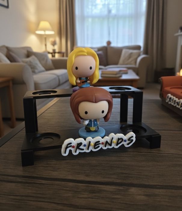 Expositor bonecos Friends McDonalds