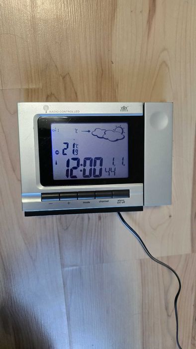 Stacja pogody z projektorem