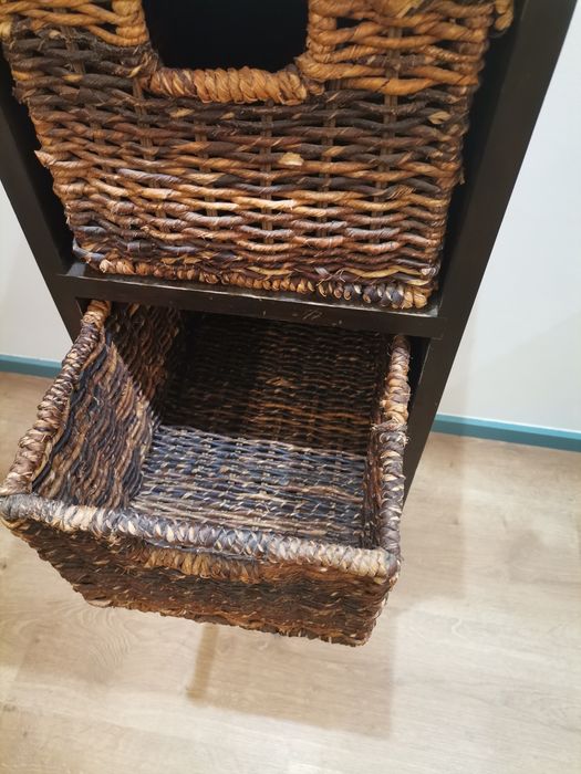 Móvel de Madeira com Gavetas em Verga