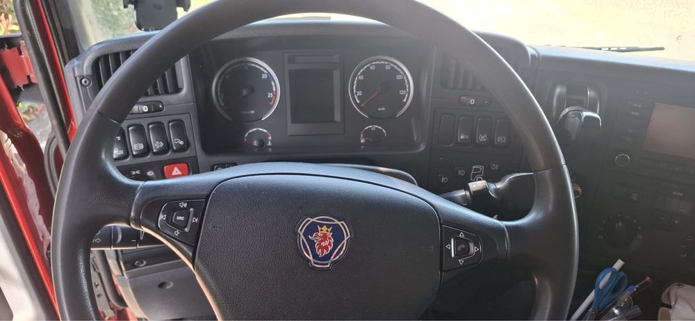 Scania P 250 ano 2013