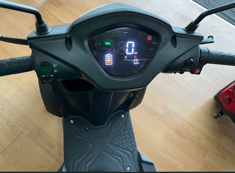 Scooter mobilidade elétrica MEV 4Q