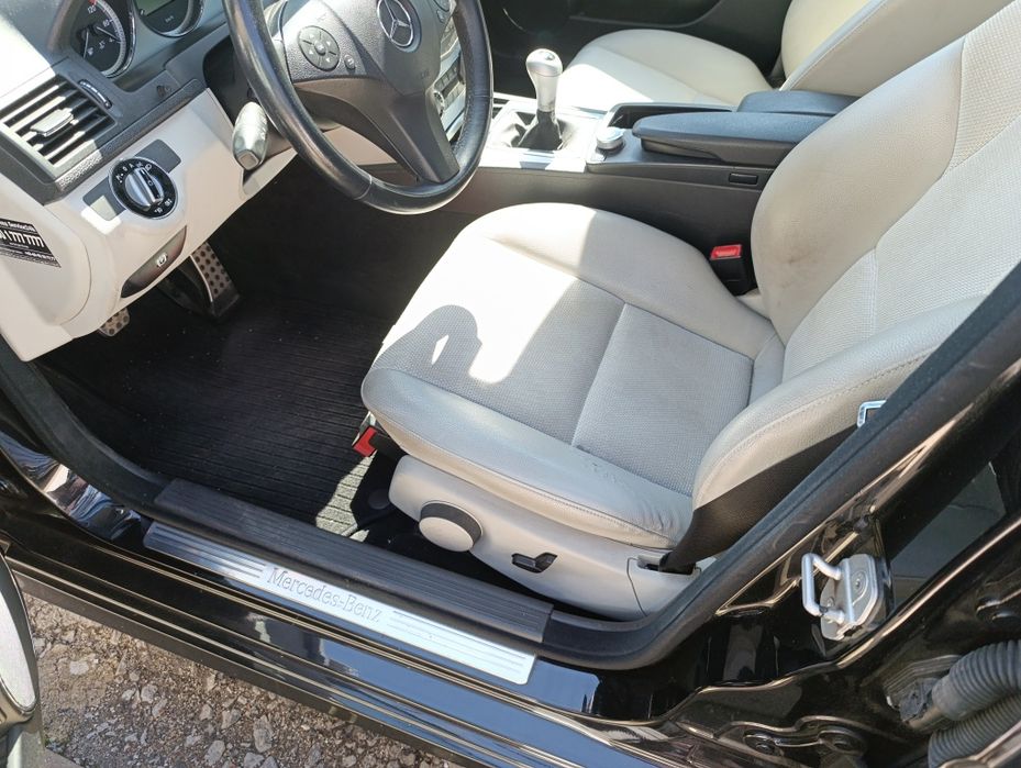 Mercedes-Benz C220 CDI W204 (2009) – Pack AMG Original – Estofos em Pele Branca