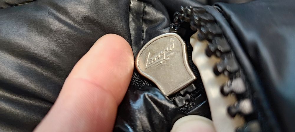 Фирменная Moncler оригинал