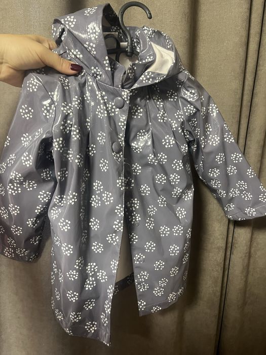 Продам плащик на дівчинку