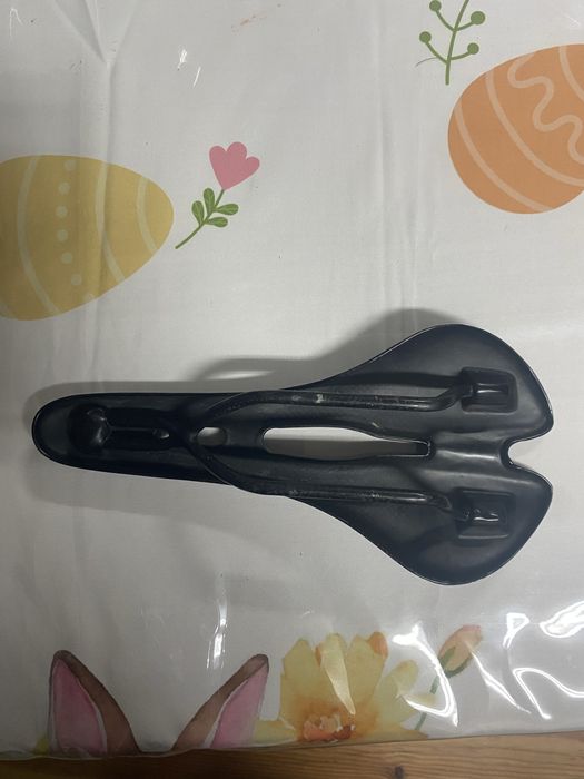 Selim todo de carbono em perfeito estado