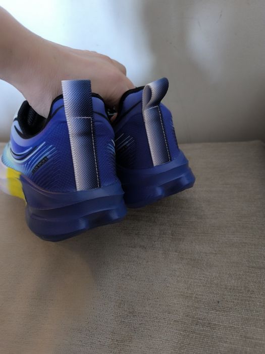 Кросівки кроссовки красовки