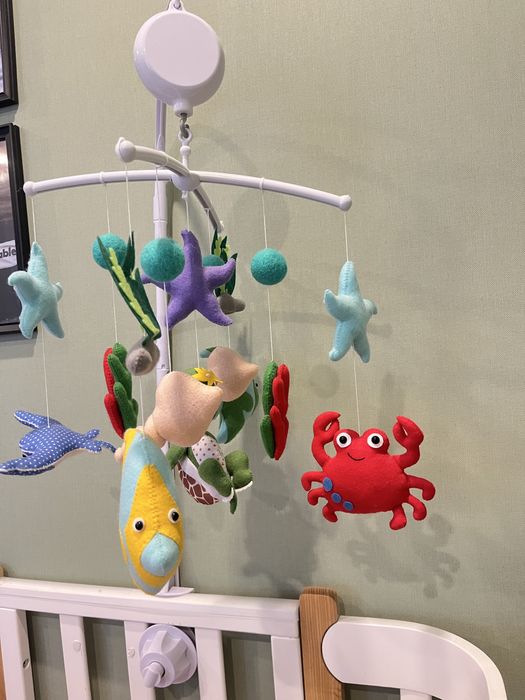 Музичний мобіль на ліжечко ручної роботи