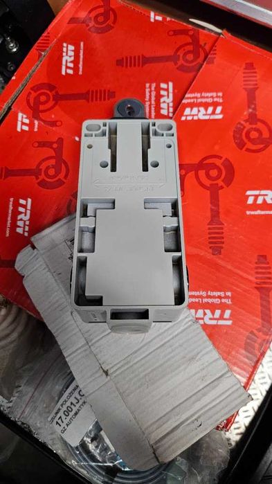 Wyłącznik cięgnowy  056231 XY2 CH13250