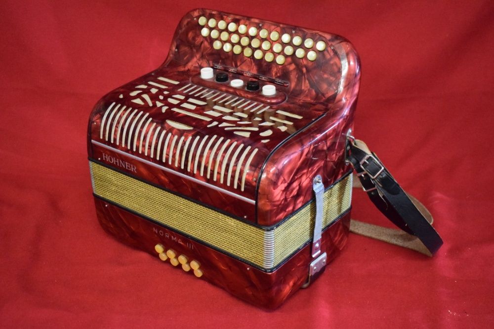 Concertina Hohner Norma III 3 Voz tonalidade #do#