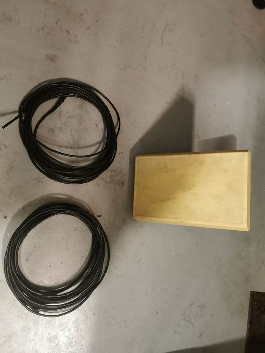 Antena LTE i dwa kable około 10m