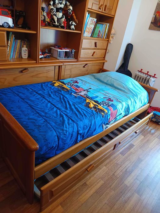 Móvel e cama de criança