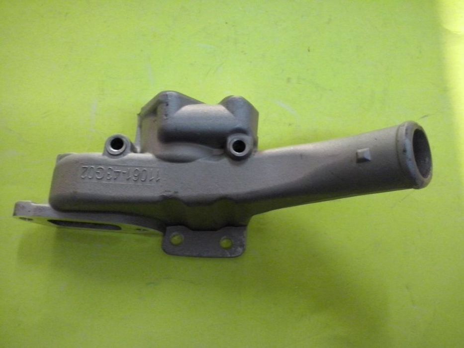Caixa termostato Nissan Pickup D21 motor TD25 NOVA