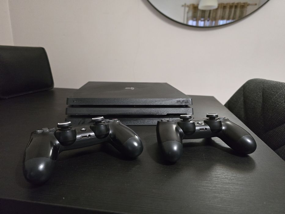Playstation 4 Pro 1tb, 2 comando e 2 jogos