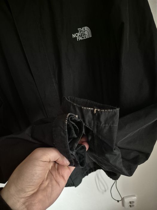Чорна чоловіча вітровка The north face