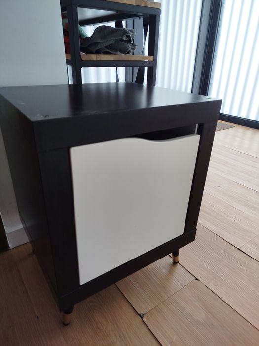 Conjunto de duas mesas cabeceira adaptadas Ikea