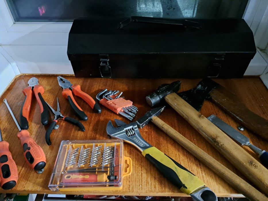 Продам інструменти робочі