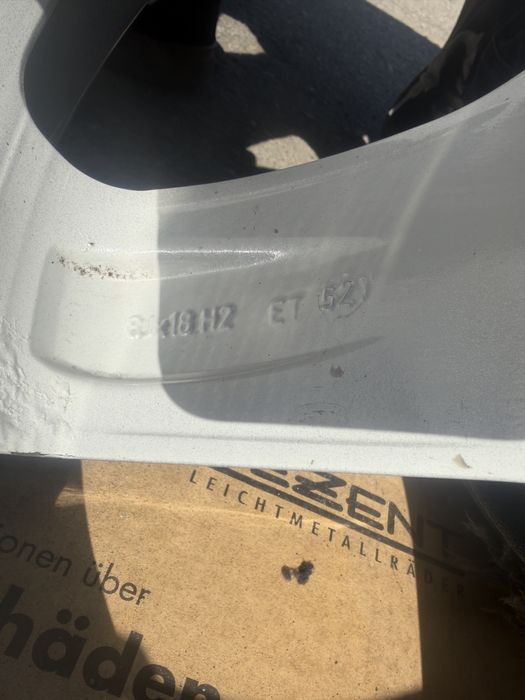 Felgi aluminiowe Alutec 8jx18 et52 5x130 otw. 71,6