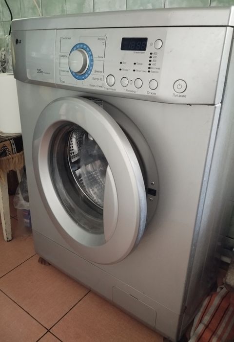 Продам стиральную машинку