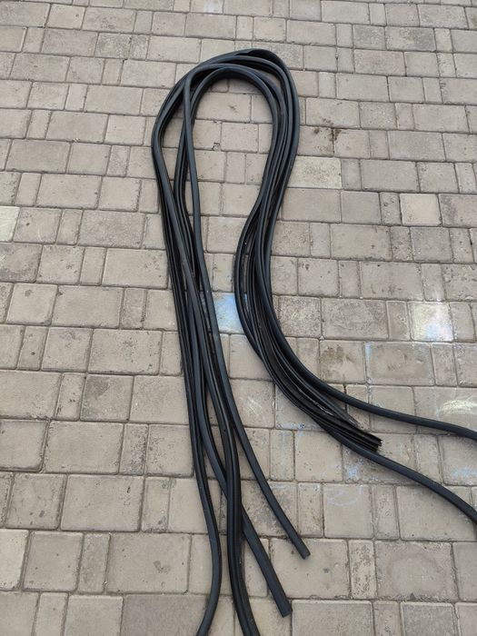 Уплотнитель двери outlander 3