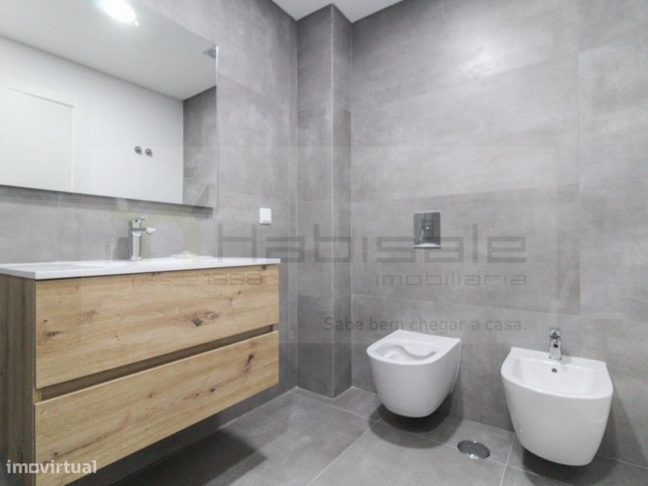 Apartamento T3 com varanda e barbecue | Paradela, Santo António dos...