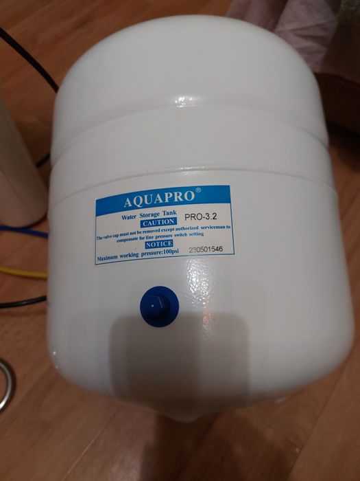 Фильтр для воды (бренд в рекламе не нуждается)