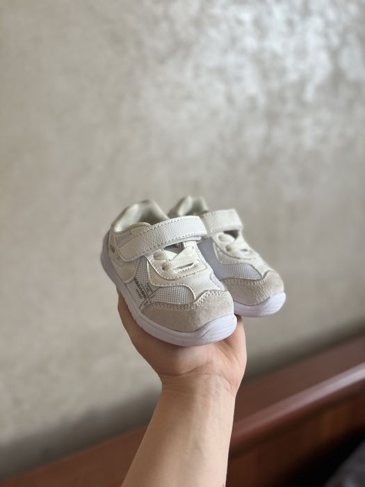 Дитячі кросівки