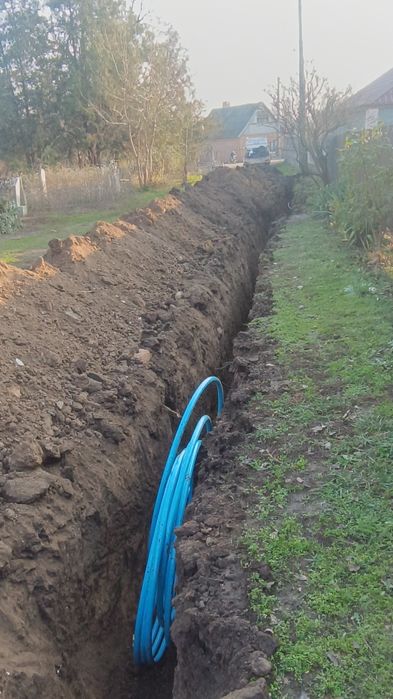 Послуги міні екскаватора  будівельні послуги прокладка труб кабель 

Ш