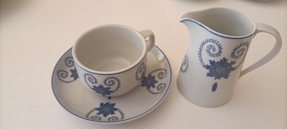 Conjunto de chávena+leiteira