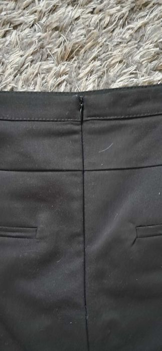 Klasyczna czarna spódnica