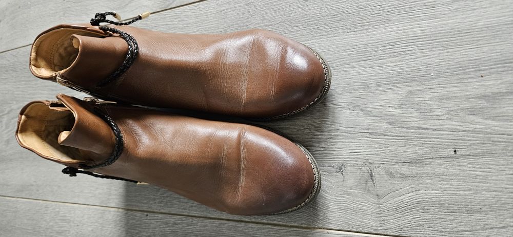 Brązowe botki Lasocki r 39