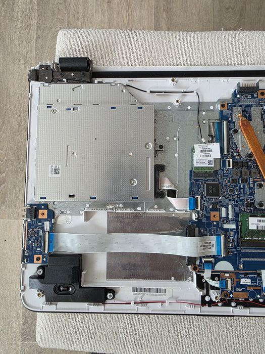 Laptop  HP  17 cali