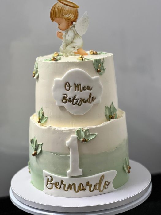 Os melhores Bolos por encomenda .Tesla Model 3 de 2024 com motorista