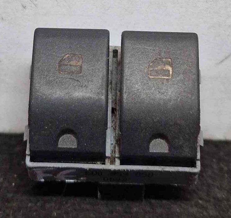 Comando / Botão / Interruptor Vidros Frente Esquerdo 6Q0959858 - VW POLO IV