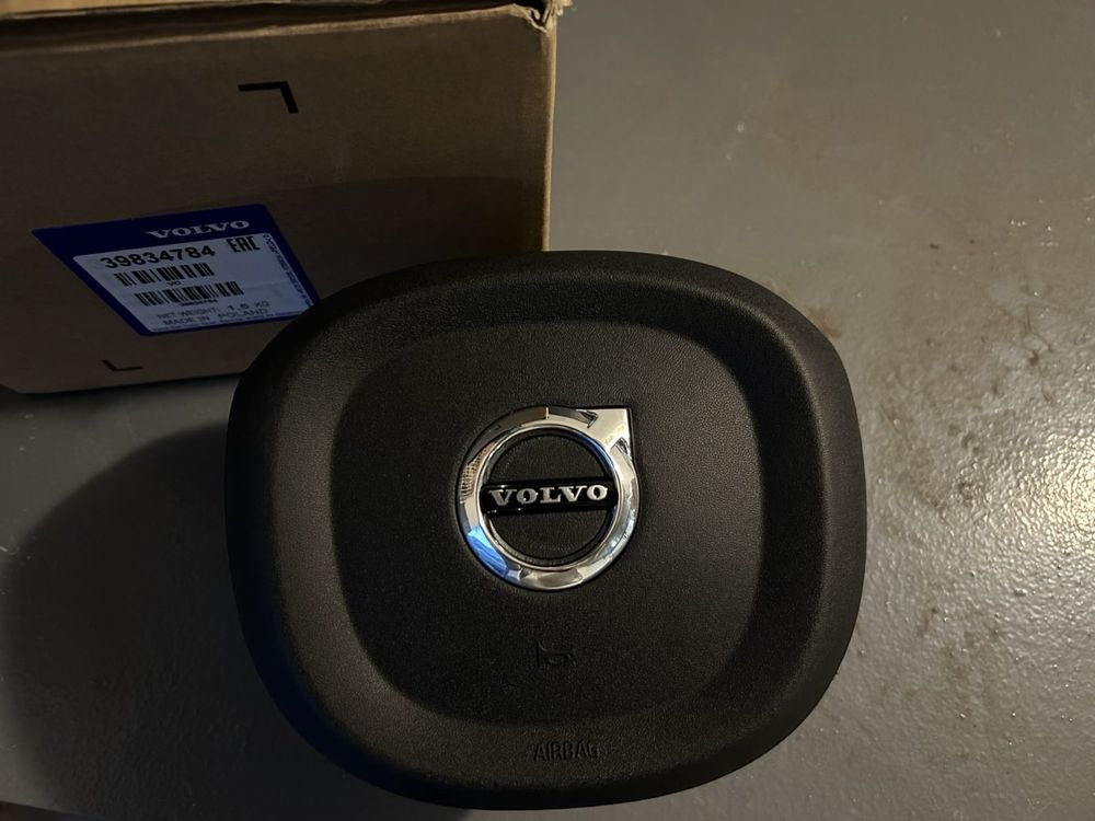 Подушка безпеки водія Airbag Volvo XC90 39834784: 6 900 грн