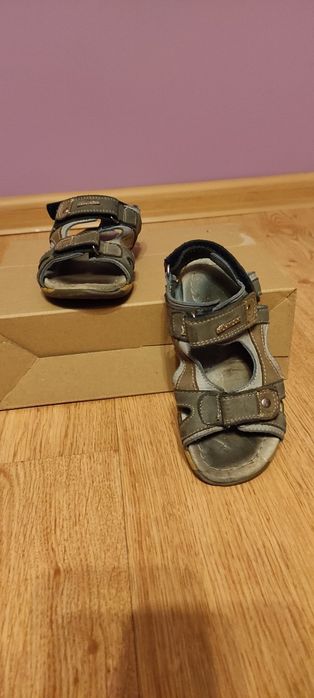 Sandały chłopięce firmy Kornecki rozmiar 24