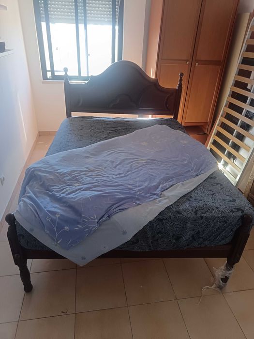 Cama de casal com colchão