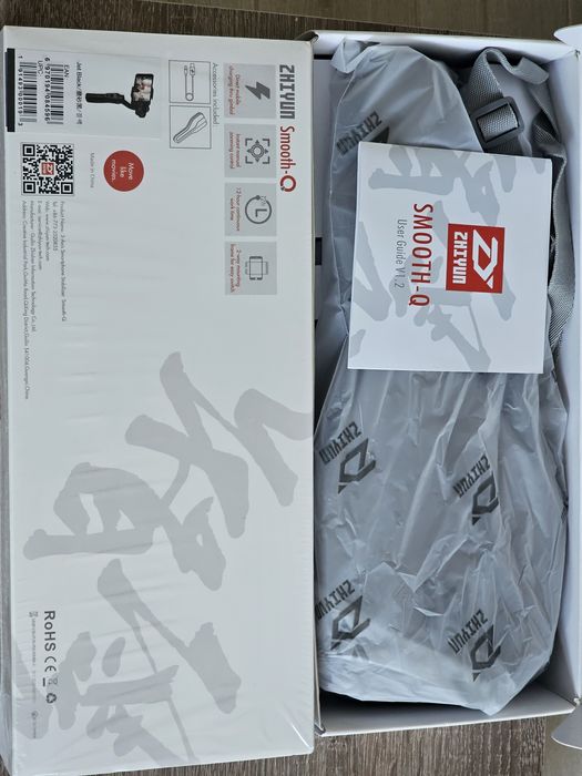 Zhiyun Smooth Q — тиосьовий електронний стабілізатор для смартфонів