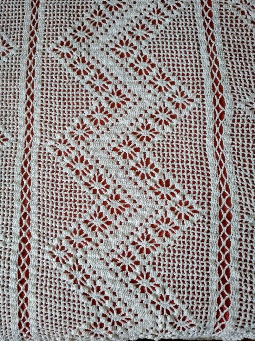 Colcha de renda feita à mão - cama de casal - Nova