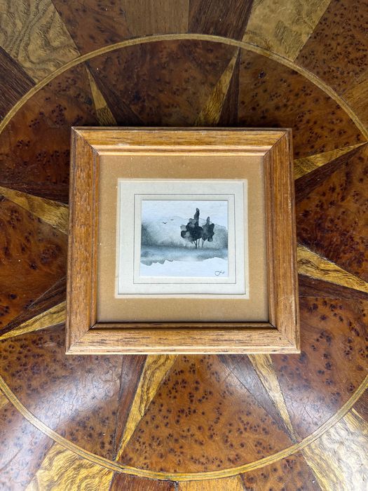 Mała akwarela w drewnianej ramie. Minimalistyczny czarno biały obrazek