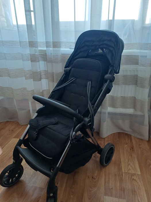 Продам  прогулянкову  коляску  Carrello delta