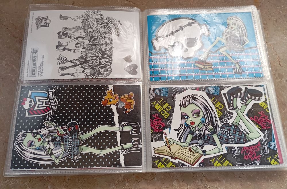 Monster High Álbum Quase Completo