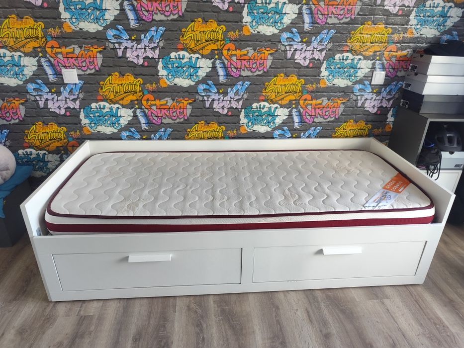 Cama com duas gavetas e extensível para colchão casal