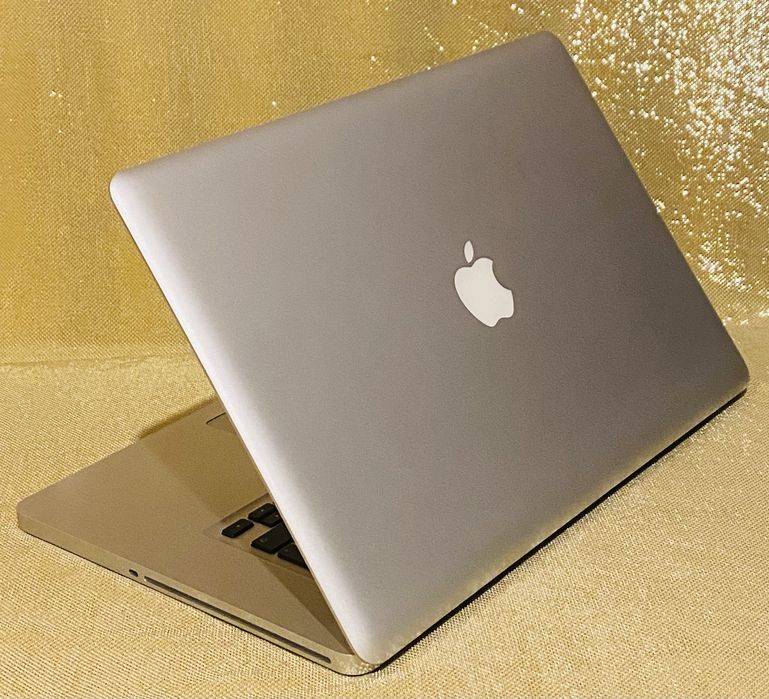 Apple Macbook Pro 15 cali intel i7 RAM 16GB dysk 640GB