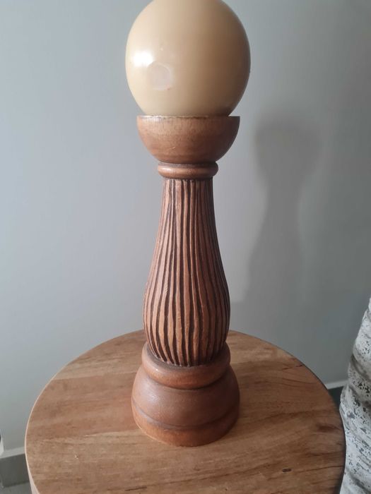 Świecznik drewniany w stylu kolonialnym