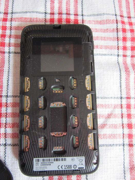 ZTE MF900 4G LTE 10 SIM card slot WiFi 2.4/5.8GHz