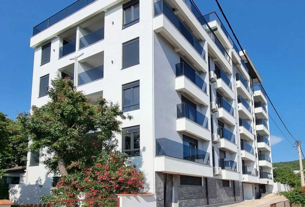 Wakacyjny Apartament z basenem  Czarnogóra- Utjeha do wynajecia