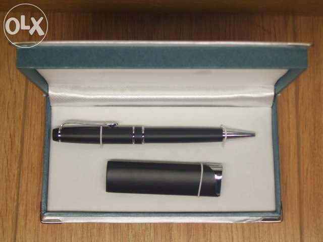 Conjunto de caneta com Isqueiro