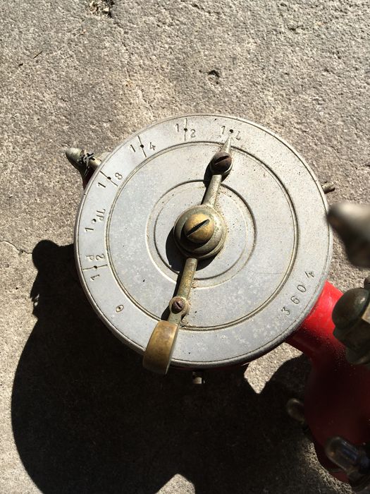 Maquina antiga petroleo