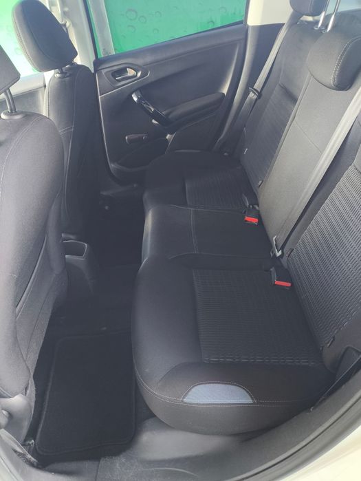Peugeot 208 1.6 hdi