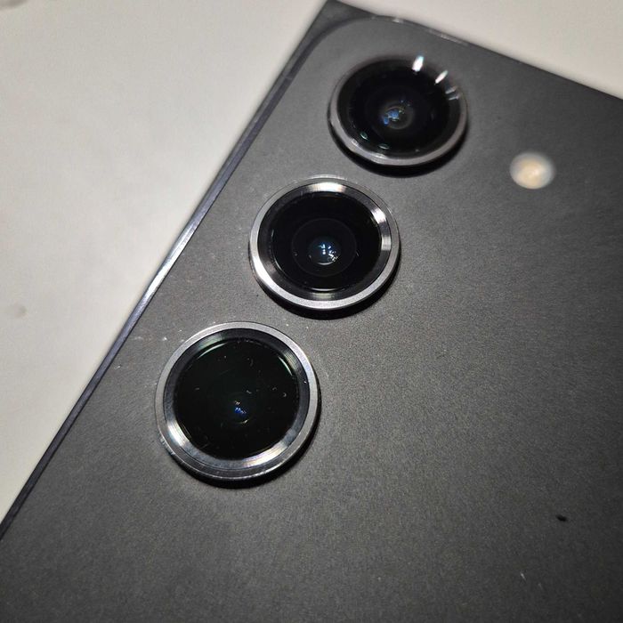 Samsung Galaxy S23 – Phantom Black – 128 GB 100% sprawny